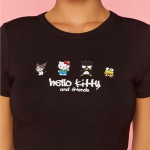 HELLO KITTY CROPPED TSHIRT GREAT CONDITION